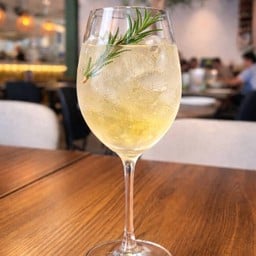 Elderflower Spritz