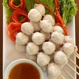 ลูกชิ้นวรารัตน์ หน้าสำนักงานคุมประพฤติ