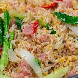 ข้าวผัดแหนม