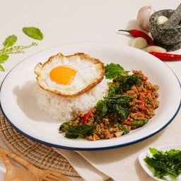 ข้าวราดกะเพราเนื้อสับ & ไข่ดาว Pad Kra Pao Rice with Minced Beef & Fried Egg