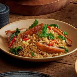 ข้าวคลุกกะเพรากรอบเป็ดย่าง