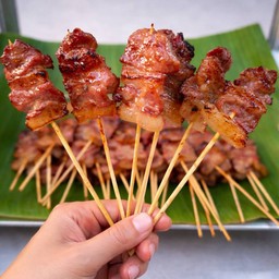 [อร่อยซ่ากับโค้ก] หมูปิ้ง 10 ไม้ +  โค้ก ออริจินัล (กระป๋อง)