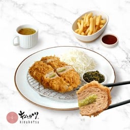เซ็ตมิลเฟยทงคัตสึ หมูสไลด์ 25 ชั้น รสส้มยูซุและพริกสด และเฟรนช์ฟราย