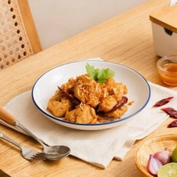 ไก่ทอดซอสมะขาม Fried Chicken with Tamarind Sauce