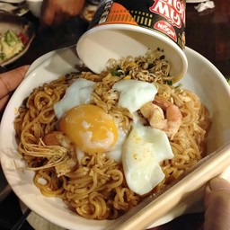 มาม่าผัดไข่