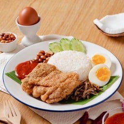 นาซิเลอมักไก่ทอด Nasi Lemak with Fried Chicken
