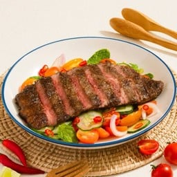 สลัดสเต๊กเนื้อสไปซี Thai Spicy Beef Steak Salad