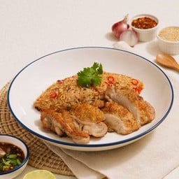ข้าวผัดแจ่วไก่ย่าง Grilled Chicken Jaew Fried Rice