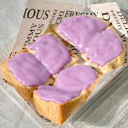 ขนมปังปิ้งมันม่วงโอกินาว่า