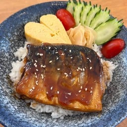 ข้าวหน้าปลาซาบะย่าง
