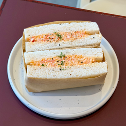 Spicy Kani Tobiko Sando