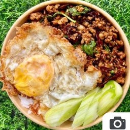 ข้าวกะเพราไก่ ไข่ดาว