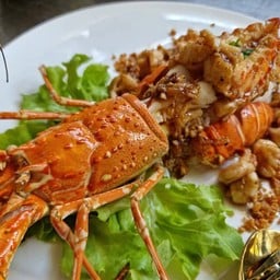 กุ้งมังกรทอดกระเทียม