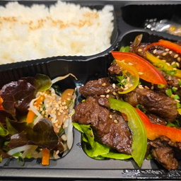 เนื้อพื้นท้องเบนโตะ (Harami Bento (Beef Skirt)