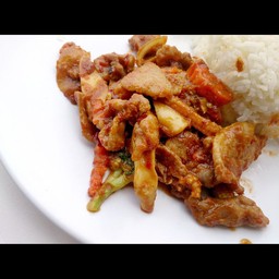 ครัวคุณย่า ราดหน้า อาหารตามสั่ง