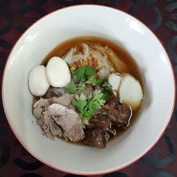 ก๋วยเตี๋ยวหมูตุ๋นป้าเม้าท์