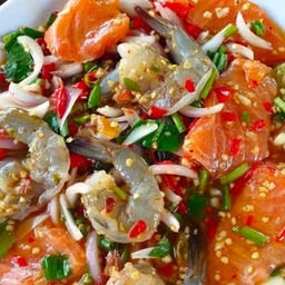 ยำแซลมอน + กุ้งสด