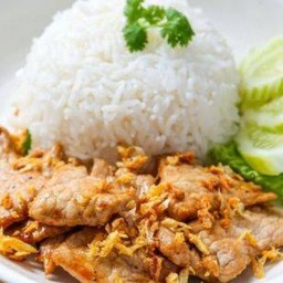 ไก่ทอดกระเทียมราดข้าว
