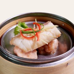 ปลากะพงแต้มหน้าหมู (ผสมกุ้ง)