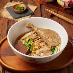 ก๋วยเตี๋ยวน่องเป็ดตุ๋น