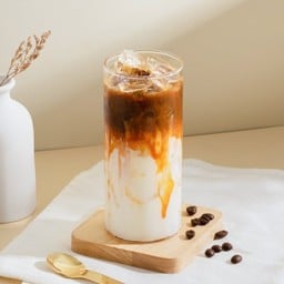 Iced Caramel Macchiato คาราเมลมัคคิอาโตเย็น