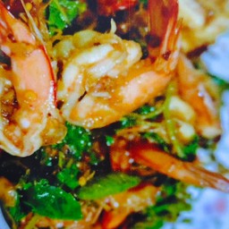 กระเพรากุ้ง (กับข้าว)