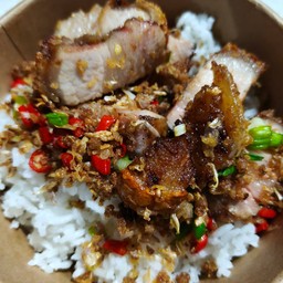 ข้าวหมูกรอบคั่วพริกเกลือ