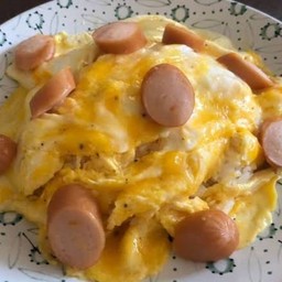 ข้าวไข่ข้นใส้กรอก