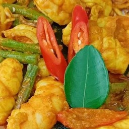 ข้าวผัดพริกแกงทะเล