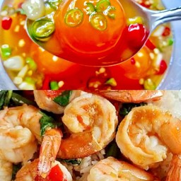 ข้าวกะเพรากุ้ง +ไข่ดอง 1 ฟอง (กุ้ง7-8ตัว)