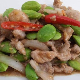 ผัดกะปิหมูสะตอ