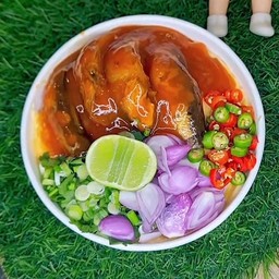 ข้าวไข่ข้นยำปลากระป๋อง