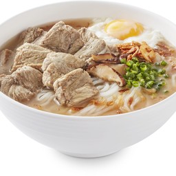 ก๋วยจั๊บกระดูกหมู ใส่ไข่
