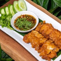 หมูทอดน้ำจิ้มแจ่ว