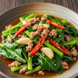คะน้าหมูสับราดข้าว