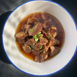 ก๋วยเตี๋ยวเนื้อตุ๋น