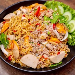 ยำมาม่ารวมมิตร