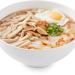 ก๋วยจั๊บหมูยอ ใส่ไข่