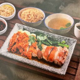 ชุดไก่ผสม (ไก่ทอด + ไก่ต้มซีอิ๊ว) ไก๊ฟ่าน + ข้าวมัน ปกติ