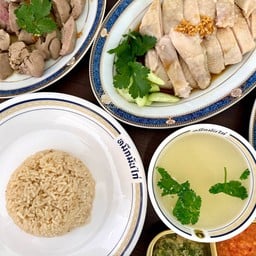 หมึกมันไก่ ข้าวมันไก่สไตล์สิงคโปร์ สวนผัก