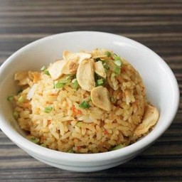 ข้าวผัดกระเทียม