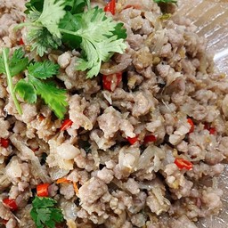 หมูสับคั่วปลาเค็มราดข้าว