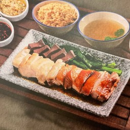 ชุดไก่ผสม (ไก่สับ + ไก่ต้มซีอิ๊ว) ไก๊ฟ่าน + ข้าวมัน ปกติ