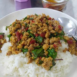 กะเพาหมูสับพริกแห้งราดข้าวสวยร้อนๆ..ลดพิเศษแบบจุกๆไปเลย