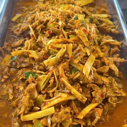 แกงกระดูกอ่อนหมู