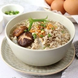 ข้าวต้มหมูสับ +ไข่ลวก 1 ฟอง