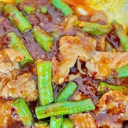 ข้าวไข่ข้นพริกแกงหมู