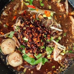 ส้มตำแซ่บๆ ก๋วยเตี๋ยวหมู หน้ามอรังสิต ตลาดยูปาร์คหน้ามอ