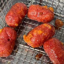 ไส้กรอกแดงเล็กชุปแป้งทอด (1ชุดมี 10ชิ้น)