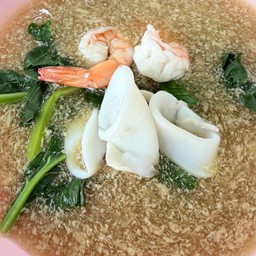 เส้นใหญ่ ราดหน้า (ทะเล)